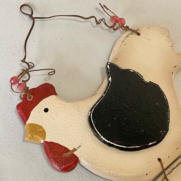 Pier One Farmhouse Picture Frames Connected Wall Hanging - Picture 4 of 8